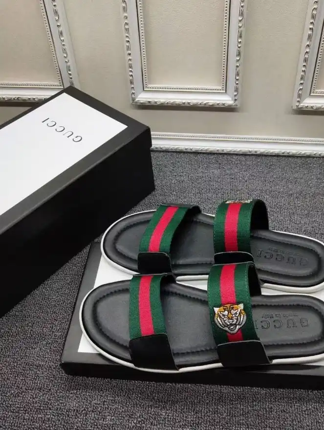 hype Gucci Slippers