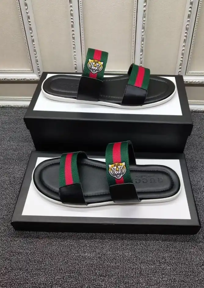 hype Gucci Slippers