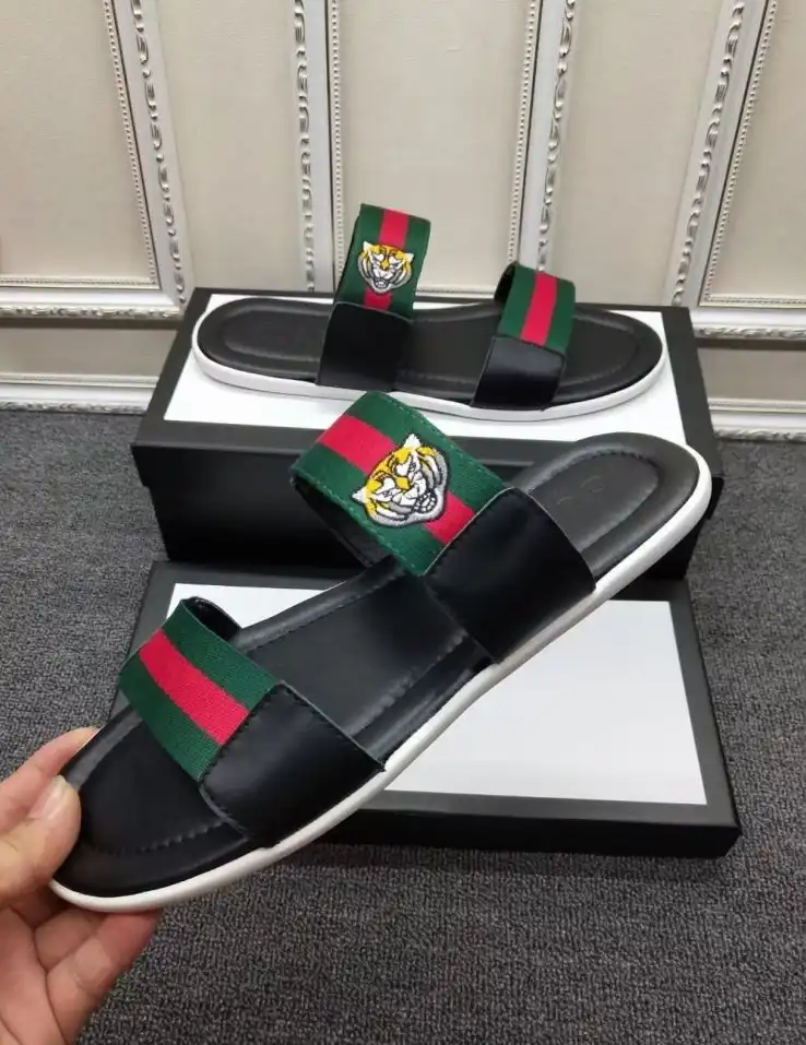 hype Gucci Slippers