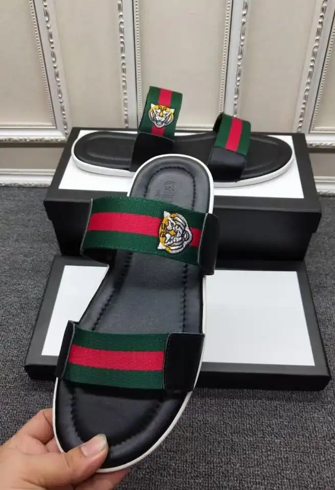 hype Gucci Slippers