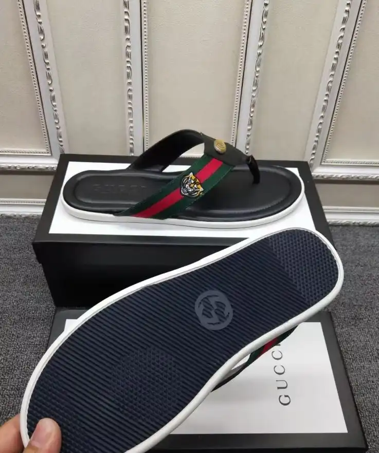 hype Gucci Slippers