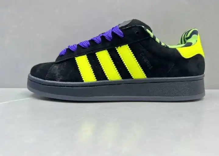 hype Adidas Sneakers