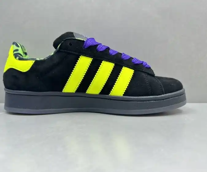 hype Adidas Sneakers