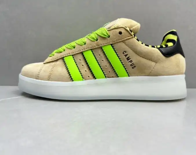 hype Adidas Sneakers