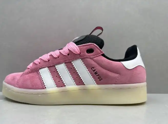 hype Adidas Sneakers