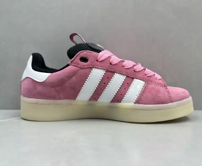 hype Adidas Sneakers