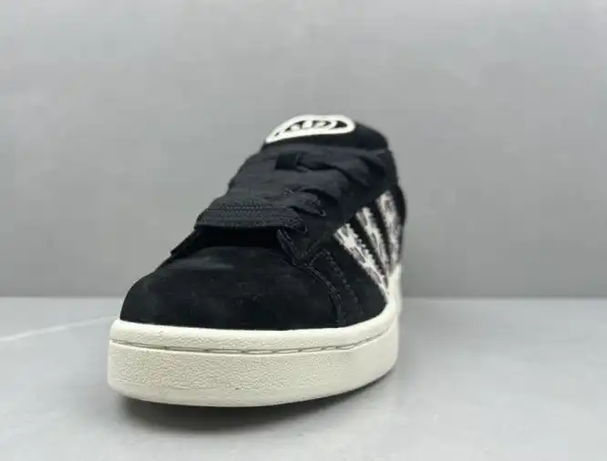 hype Adidas Sneakers