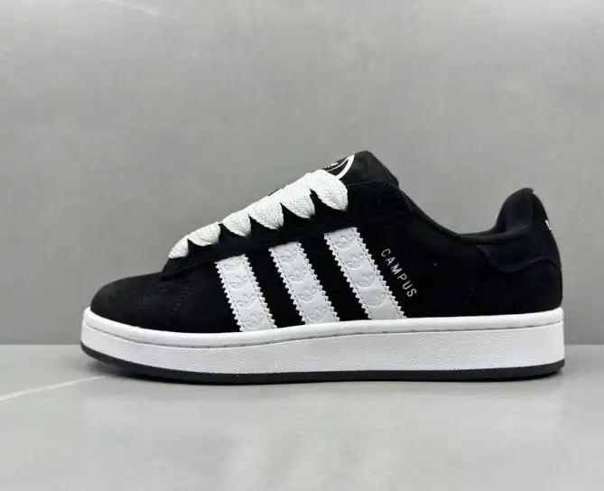 hype Adidas Sneakers