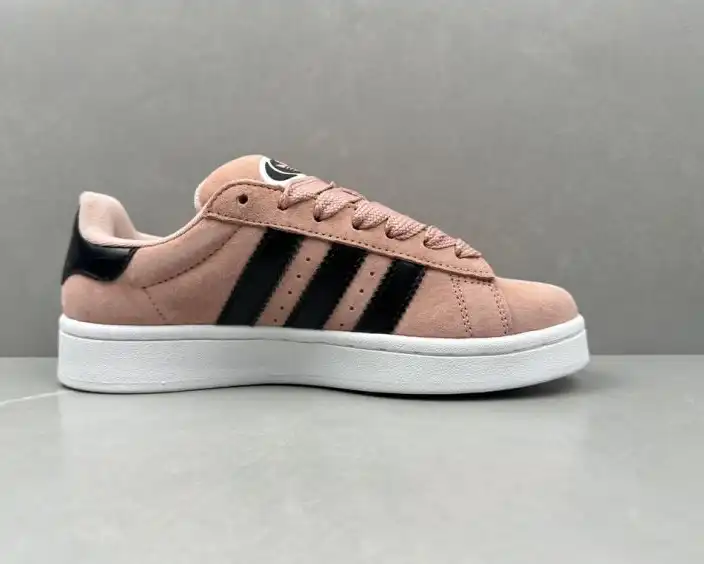 hype Adidas Sneakers