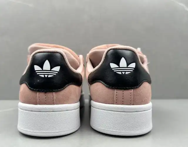 hype Adidas Sneakers