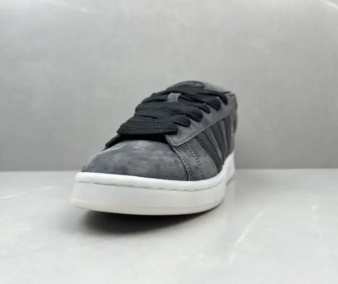 hype Adidas Sneakers