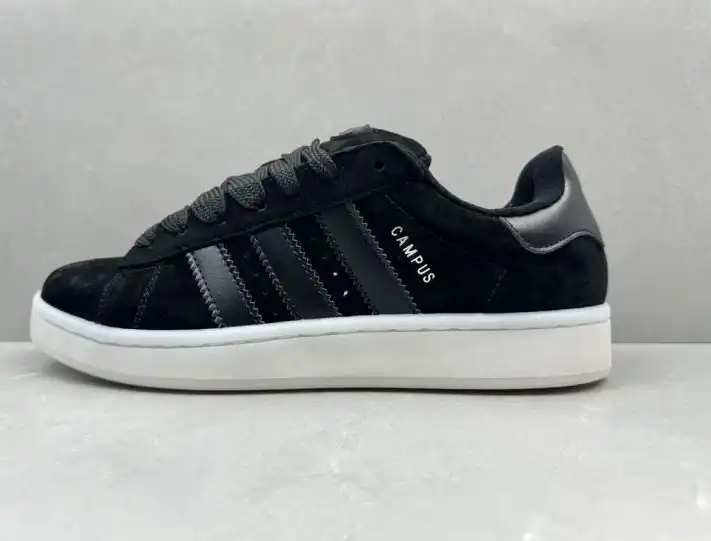 hype Adidas Sneakers