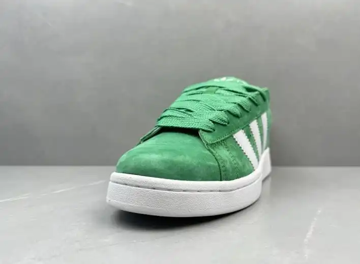 hype Adidas Sneakers