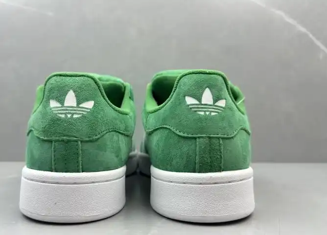 hype Adidas Sneakers