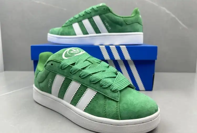 hype Adidas Sneakers