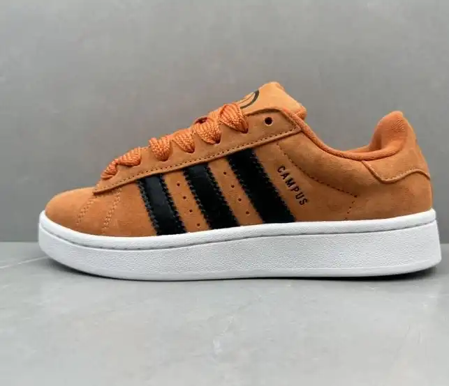 hype Adidas Sneakers