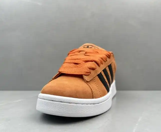 hype Adidas Sneakers