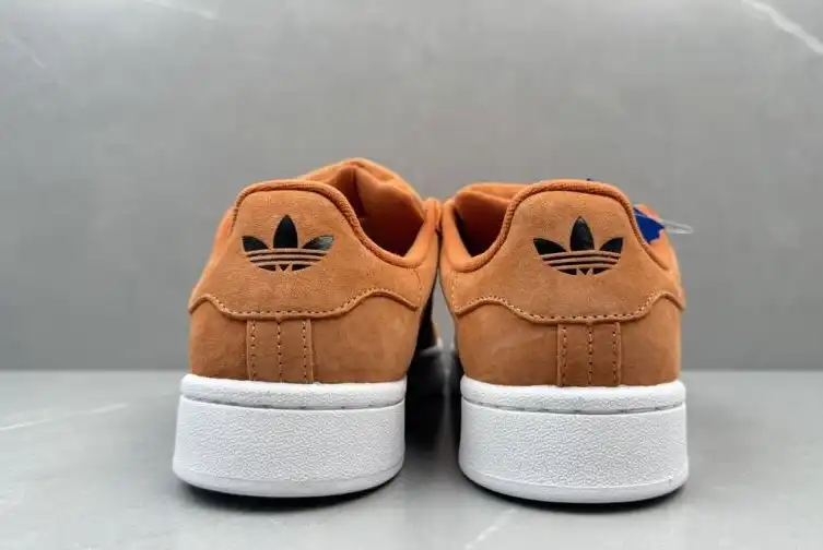 hype Adidas Sneakers