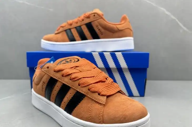 hype Adidas Sneakers