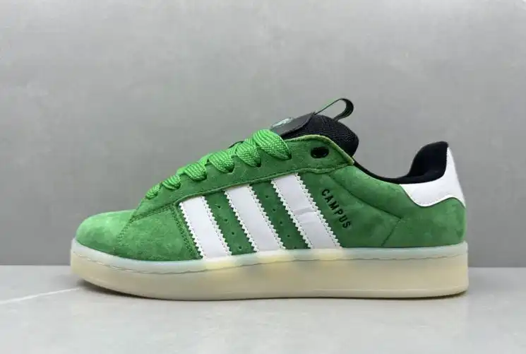 hype Adidas Sneakers