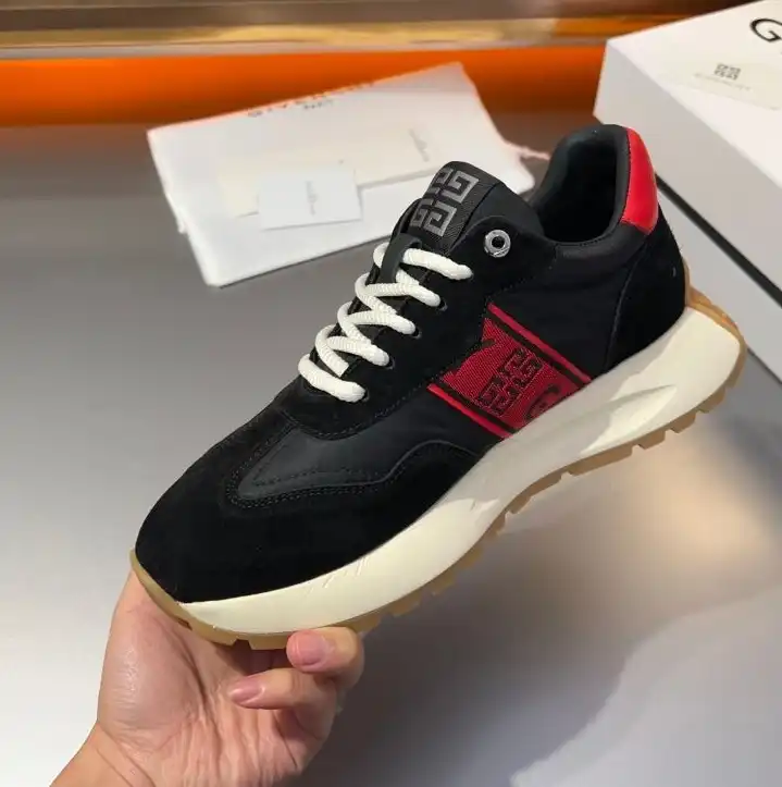 hype Givenchy Sneakers