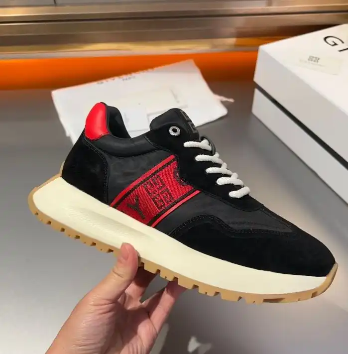 hype Givenchy Sneakers