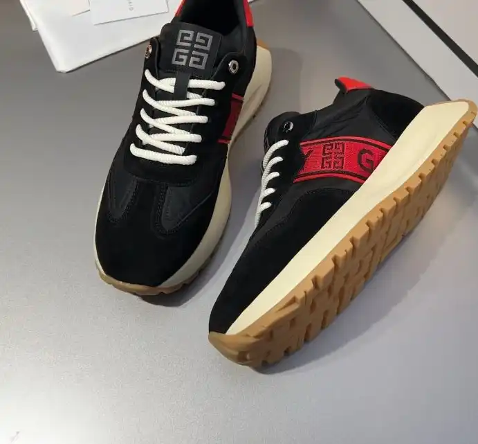 hype Givenchy Sneakers