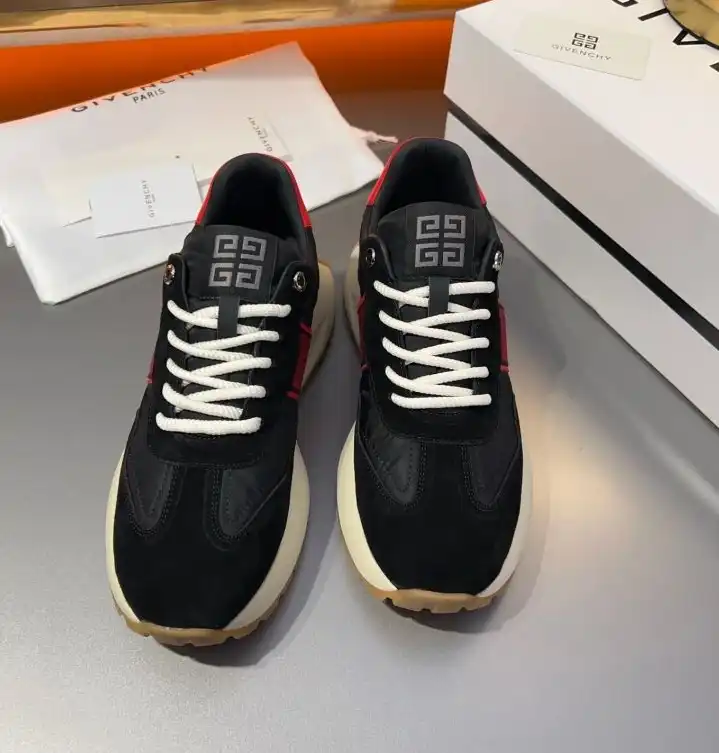 hype Givenchy Sneakers