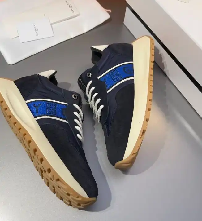 hype Givenchy Sneakers