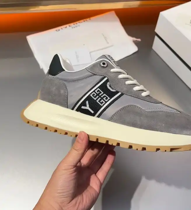 hype Givenchy Sneakers