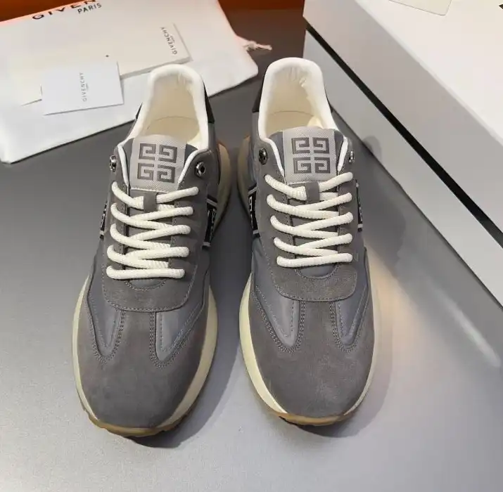 hype Givenchy Sneakers