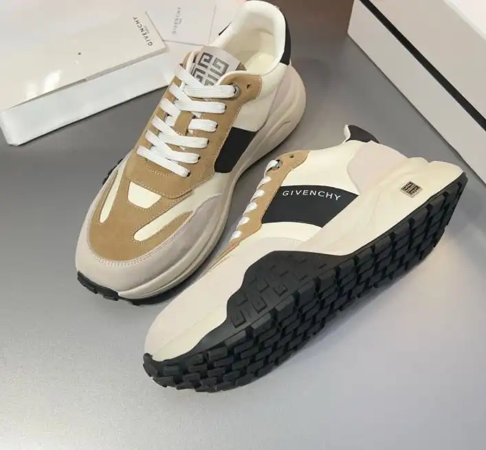 hype Givenchy Sneakers