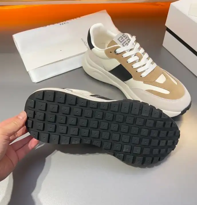 hype Givenchy Sneakers