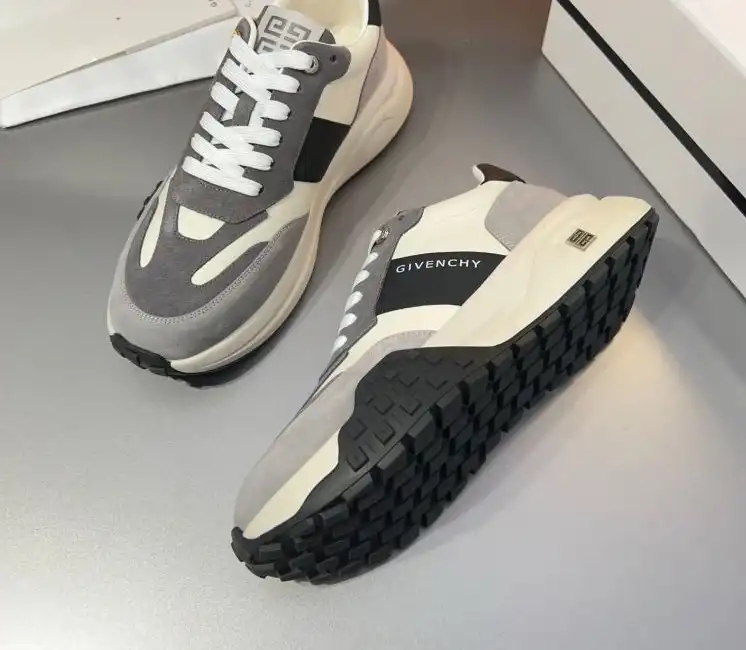 hype Givenchy Sneakers