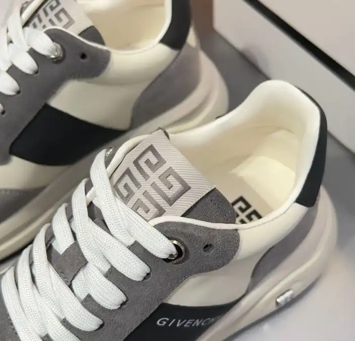 hype Givenchy Sneakers