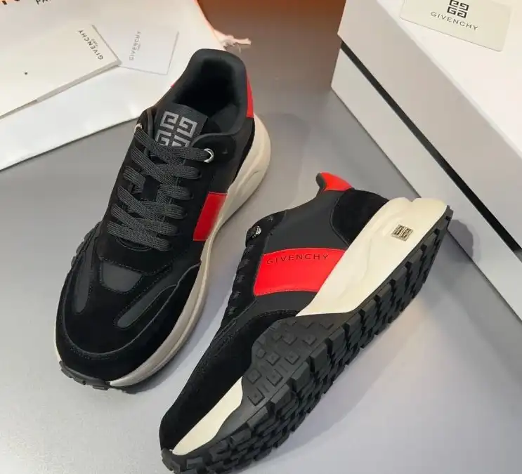 hype Givenchy Sneakers