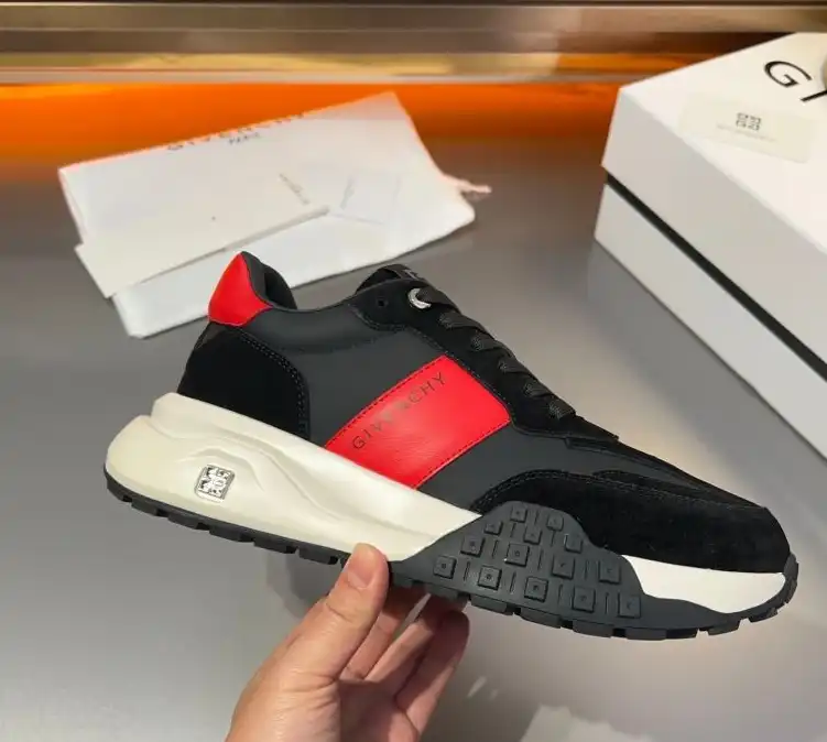 hype Givenchy Sneakers