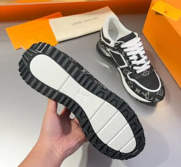 hype Louis Vuitton Sneakers