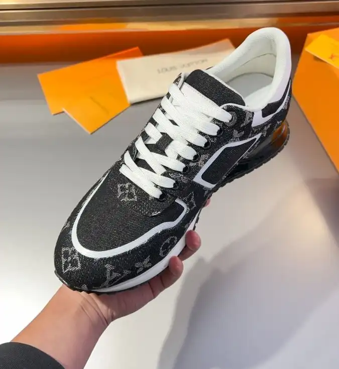 hype Louis Vuitton Sneakers