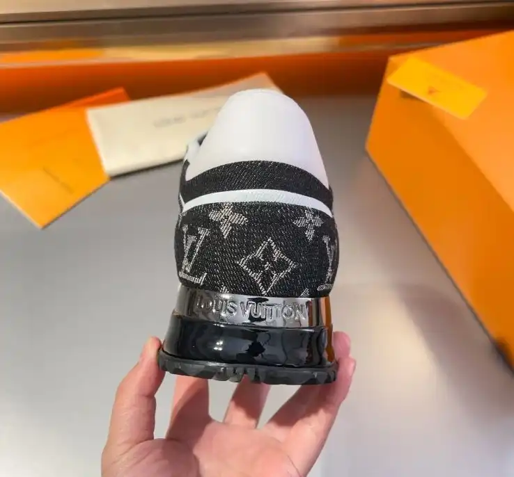 hype Louis Vuitton Sneakers