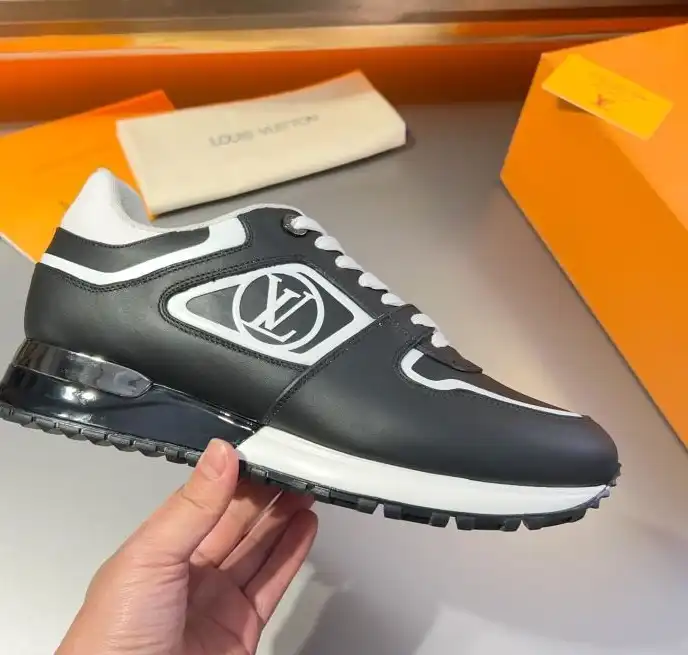 hype Louis Vuitton Sneakers