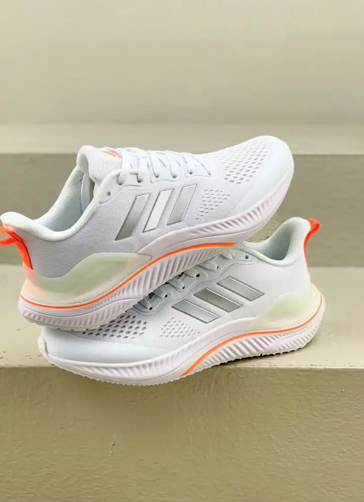 hype Adidas Sneakers