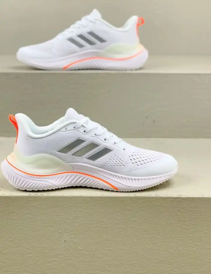 hype Adidas Sneakers