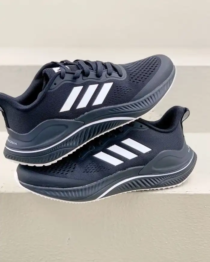 hype Adidas Sneakers