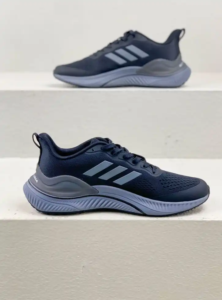 hype Adidas Sneakers