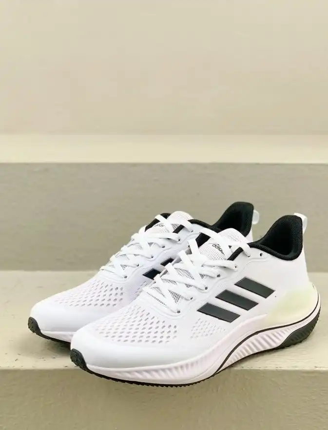 hype Adidas Sneakers