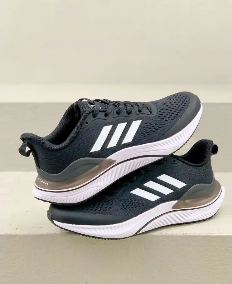 hype Adidas Sneakers