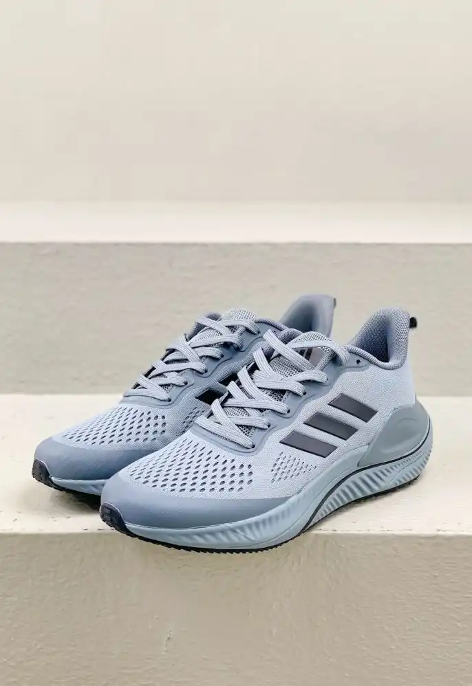 hype Adidas Sneakers