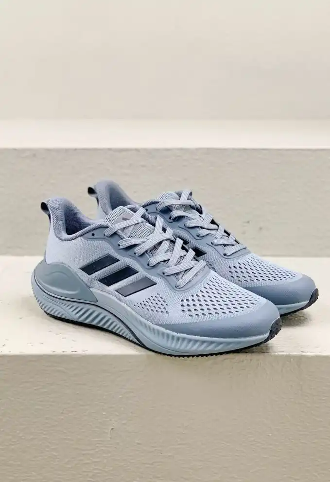 hype Adidas Sneakers