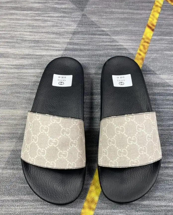 hype Gucci Slippers